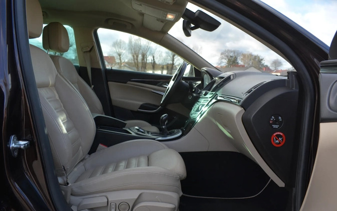 Opel Insignia cena 32900 przebieg: 305000, rok produkcji 2014 z Dzierzgoń małe 379